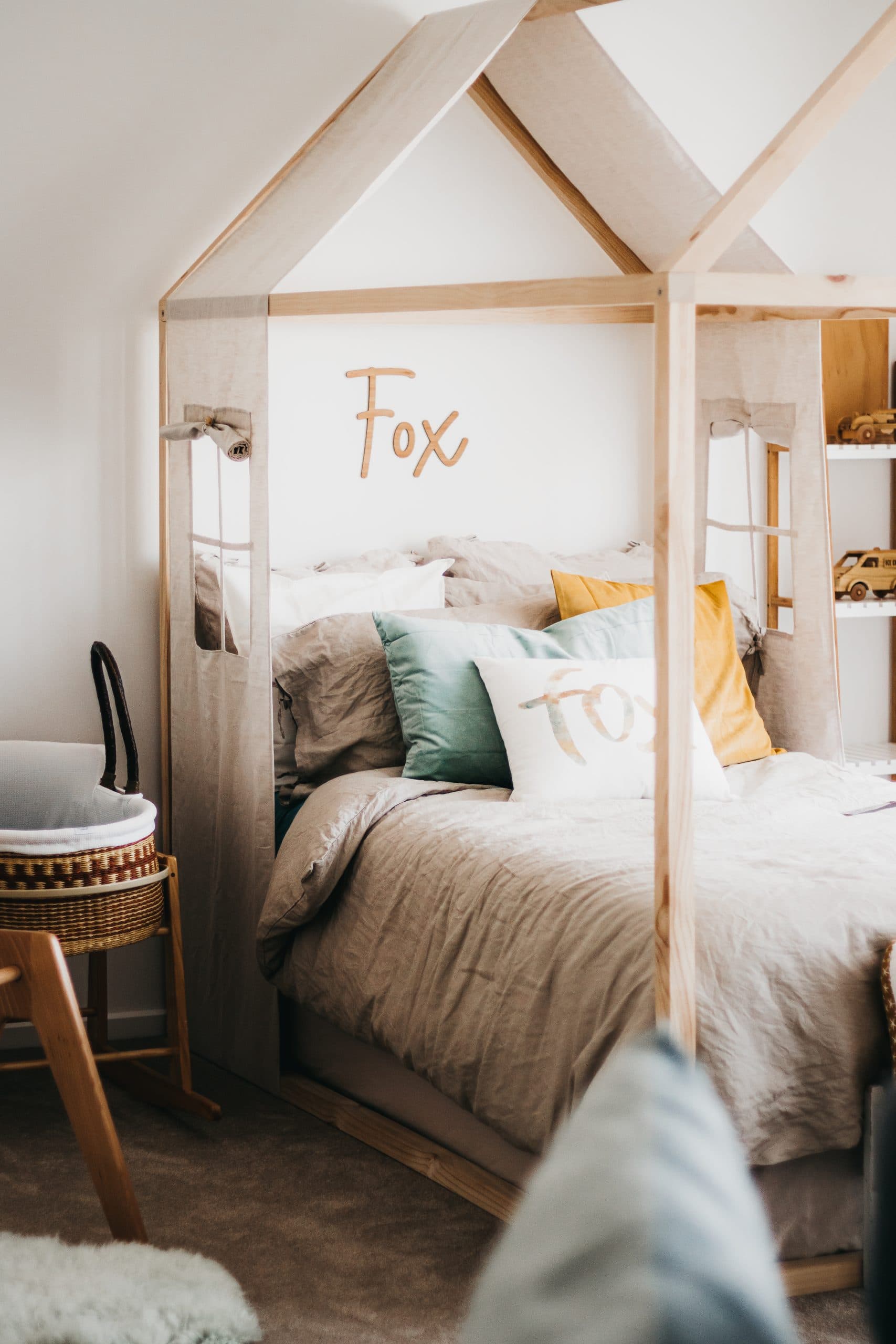 Robust, sicher und stilvoll: Hausbett 120x200 für jedes Kinderzimmer