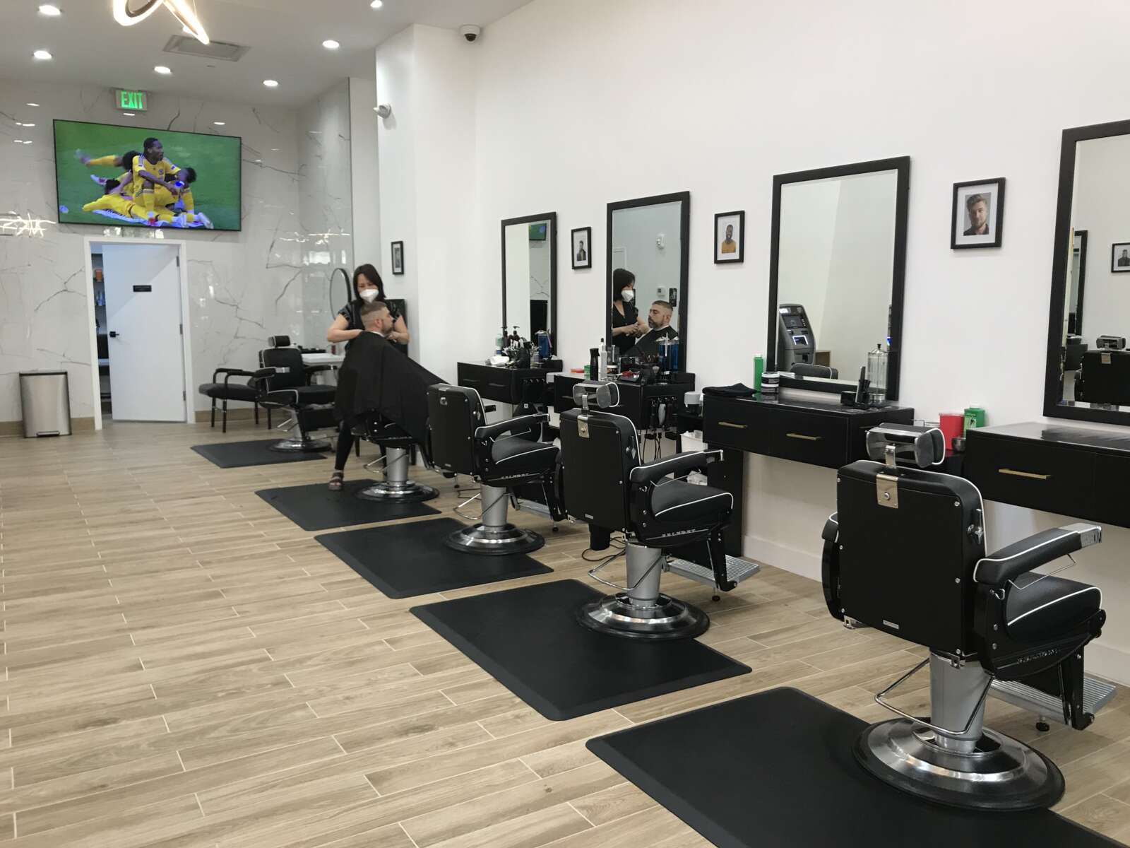 Warum Barbershop Stühle mehr als nur Sitzgelegenheiten sind