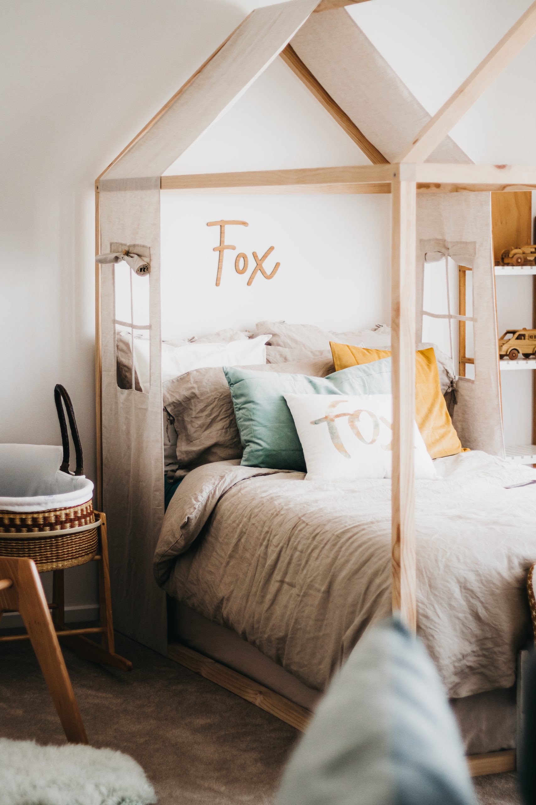 Robust, sicher und stilvoll: Hausbett 120x200 für jedes Kinderzimmer