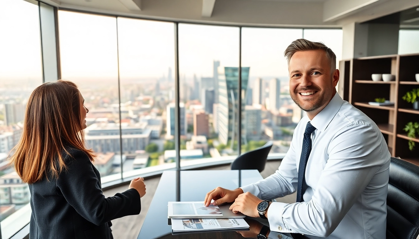 Immobilienmakler Frankfurt Ginnheim im modernen Büro mit Kundenberatung und Stadtblick.
