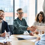 Fachkräftevermittlung gelingt leichter mit Headhunter